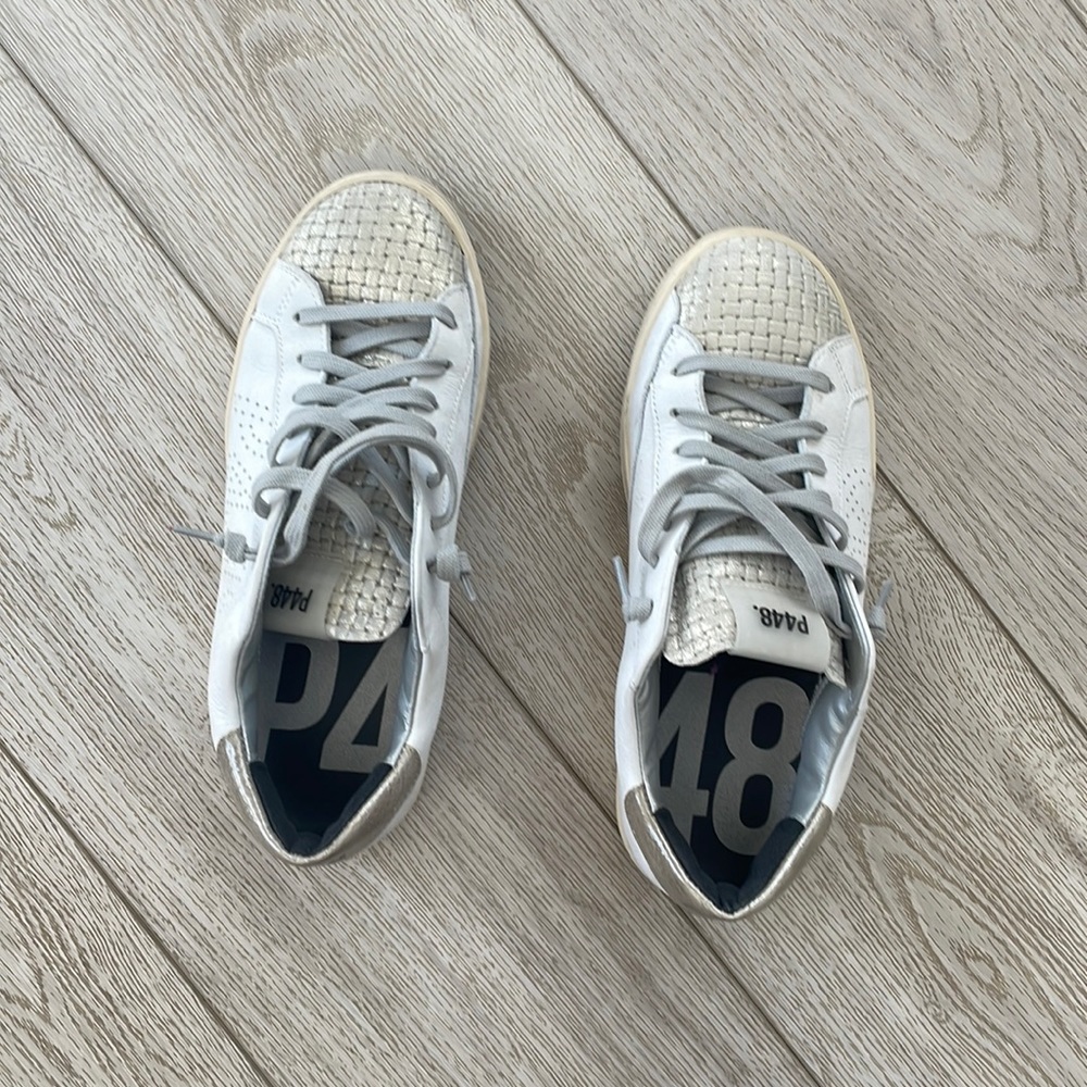 P448 John White low top